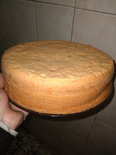 Una foto de Bizcochuelo de vainilla en lata de batata/membrillo
