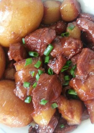 Hình của món Thịt kho trứng.