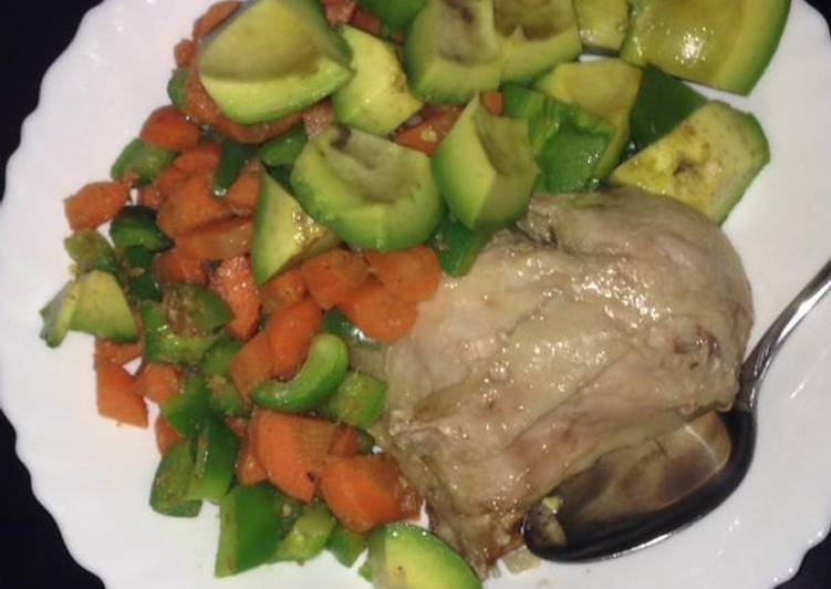Boiled chicken, steamed carrots and avacado