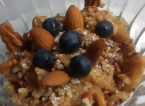 Una foto de Crocante de avena,🍎🍎🍎 manzana, nueces pecan y arándanos