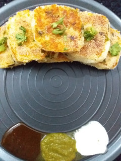 आलू पनीर की टिक्की (Aloo paneer ki tikki recipe in Hindi) रेसिपी मुख्य फोटो