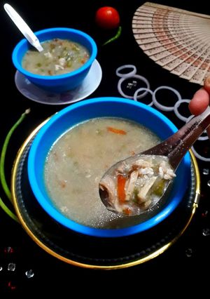 চিকেন - ভেজি স্যুপ (chicken veggie soup recipe in bengali) রেসিপির প্রধান ছবি