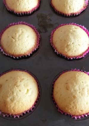 A picture of Vanilla cup cake.
