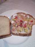 Sándwich con vegetales y miel