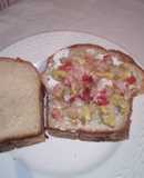 Sándwich con vegetales y miel