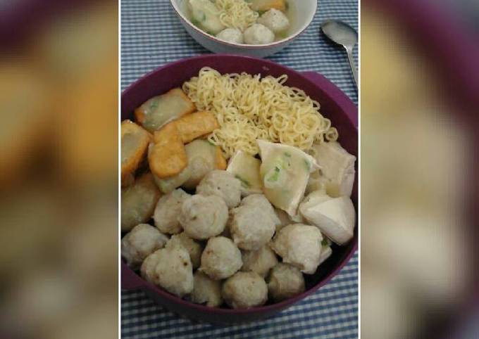 Langkah Mudah untuk Membuat Bakso ayam Home made, Lezat