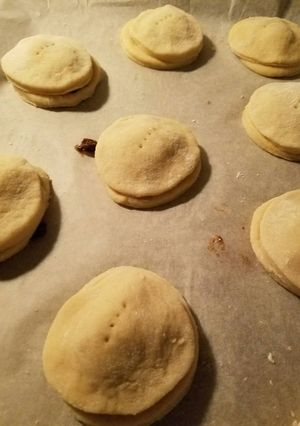 A picture of Filled Sugar Cookies.