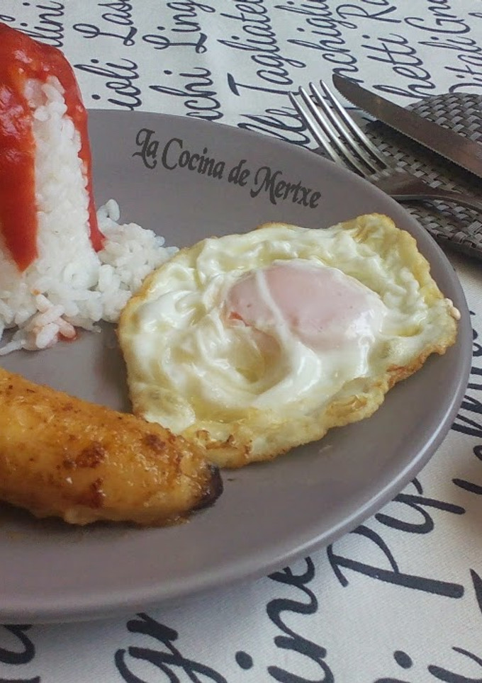 Una foto de Arroz a la cubana