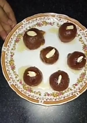 A picture of Biscuit ke Gulab Jamun.