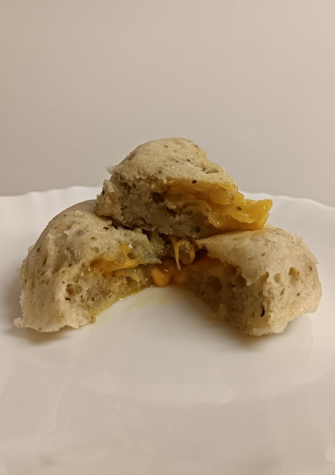 Una foto de Pan sin gluten relleno de queso en 5 minutos