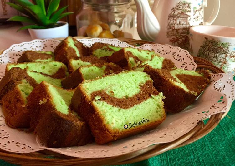 Bolu Pandan Coklat Putih Telur