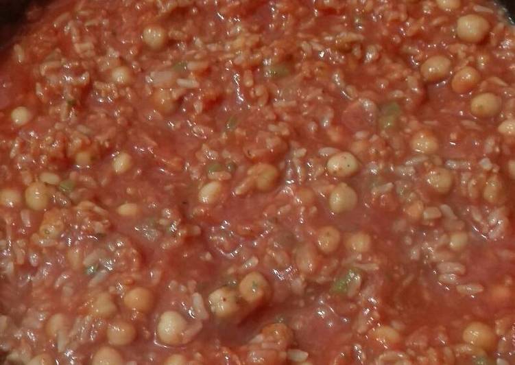 Arroz integral con garbanzos y puré de tomate