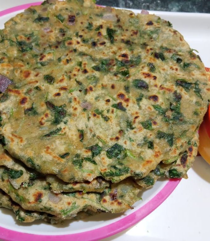 A picture of Methi Paratha.