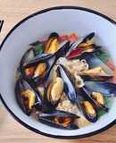 Mì Gói Ăn Liền Chua Cay Topping Trai Pháp (Vẹm Đen)