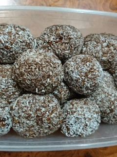 Gluténmentes kókuszgolyó recept fotója