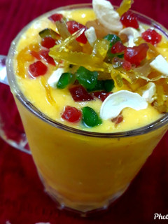 A picture of Mango Ice Cream Shake.