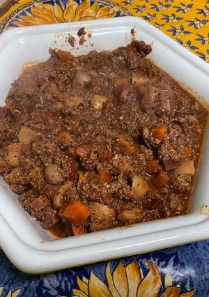 Une photo de Bœuf aux tomates, champignons et carottes violettes (pour pâtes ou riz)