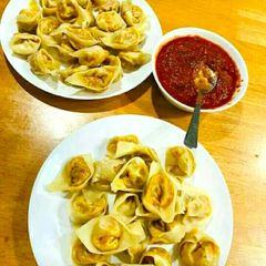 A picture of Momos.