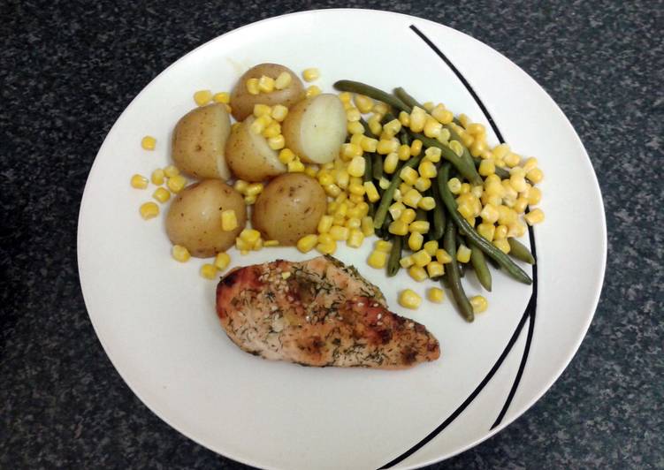 Recipe of Speedy spring onion &amp; herb chicken with new potato&#39;s &amp; vegetables (serves 2)