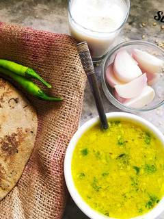 અડદ ની દાળ (Urad Dal Recipe In Gujarati) રેસીપી મુખ્ય ફોટો