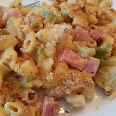 A picture of Ham & Broccoli Mac N Cheese Casserole.
