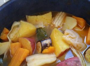 Una foto de Caldo de res con verduras (puchero)