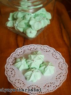 Foto resep Pandan Meringue Cookies