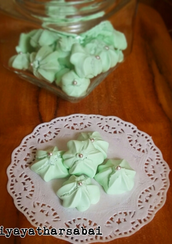 Foto resep Pandan Meringue Cookies