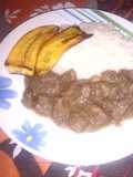 Mollejas de pollo en salsa de berenjena