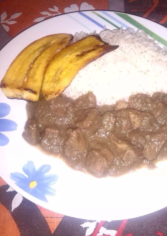 Una foto de Mollejas de pollo en salsa de berenjena