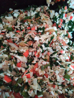 Una foto de Surimi y atún para empanadas