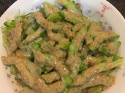 一張涼拌青苦瓜的照片