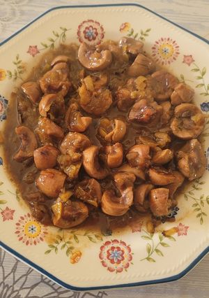 Una foto de Riñones de cordero con vino dulce Bueniiiisimo
