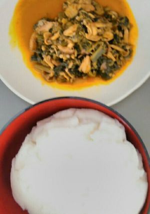 A picture of Vegetable soup with white corn flour.