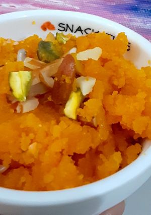 A picture of Suji halwa/semolina.