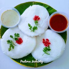 A picture of Thatte Idli.
