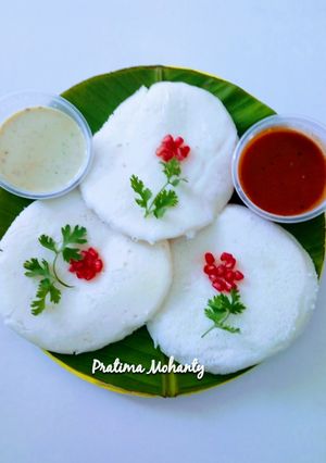 A picture of Thatte Idli.