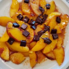 A picture of Sugar N Spice sauteed peaches.