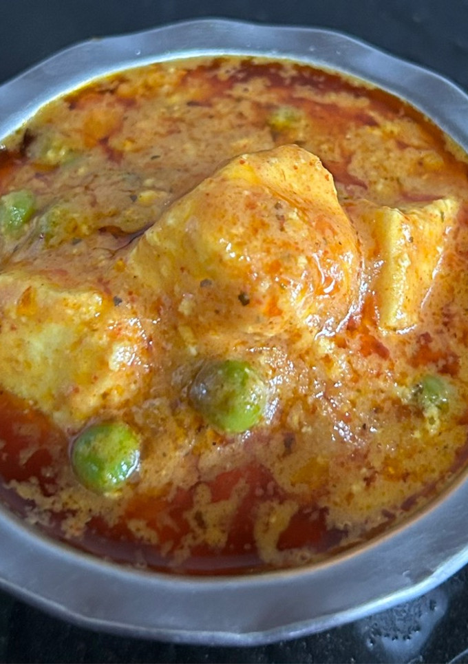 A picture of Mutter Paneer.