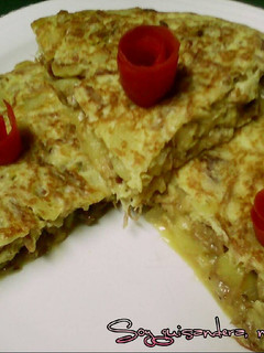 Una foto de Tortilla de patata con ropa vieja de cocido