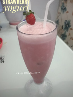 Foto resep Jus Strawberry Yogurt