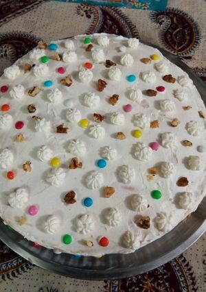 عکسی از دستور کیک اسفنجی همراه با خامه
