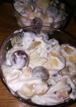 A picture of Fruity creamy chaat.