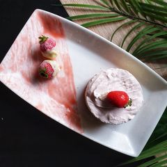 A picture of Strawberry cheesecake.