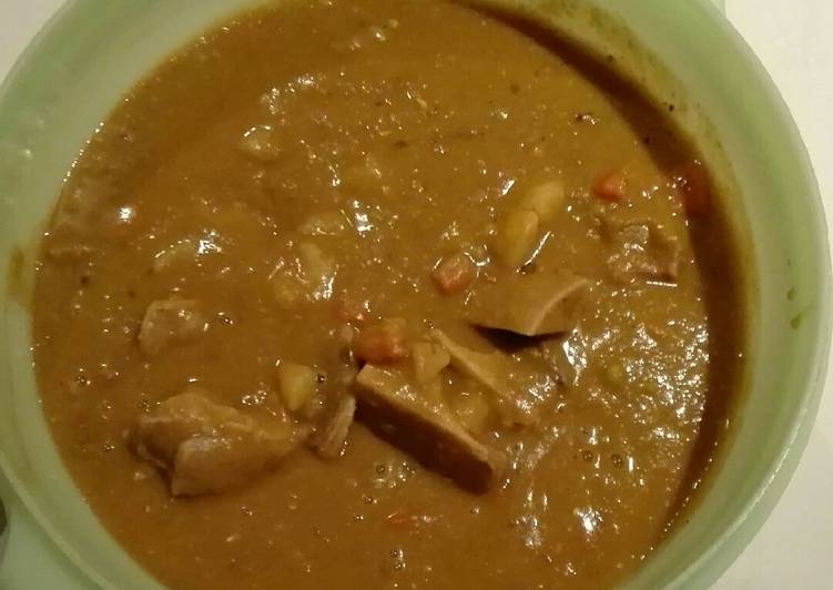 Curried split pea soup with beef bones