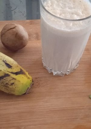 A picture of Chikoo and Banana Shake.