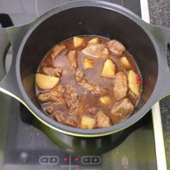 A picture of Lamb curry.