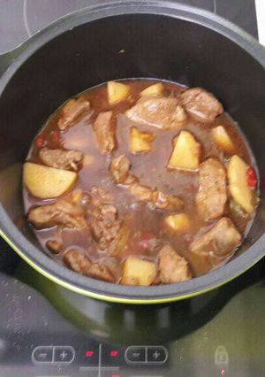 A picture of Lamb curry.