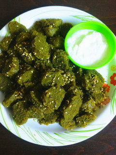 પાલક નાં મુઠીયા  -  (Palak na Muthiya recipe in Gujarati રેસીપી મુખ્ય ફોટો