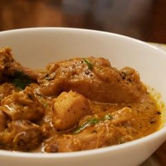 A picture of Royal Mughlai Chicken.
